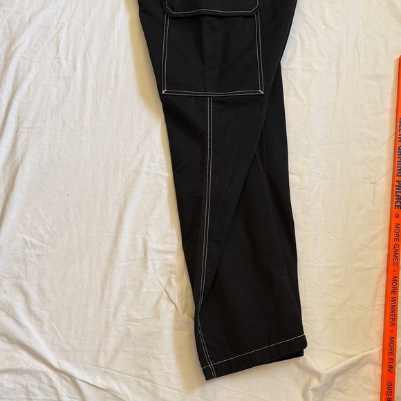 True Religion Black Cargo Pants with White Stitching Y2K - Picture 11 of 12